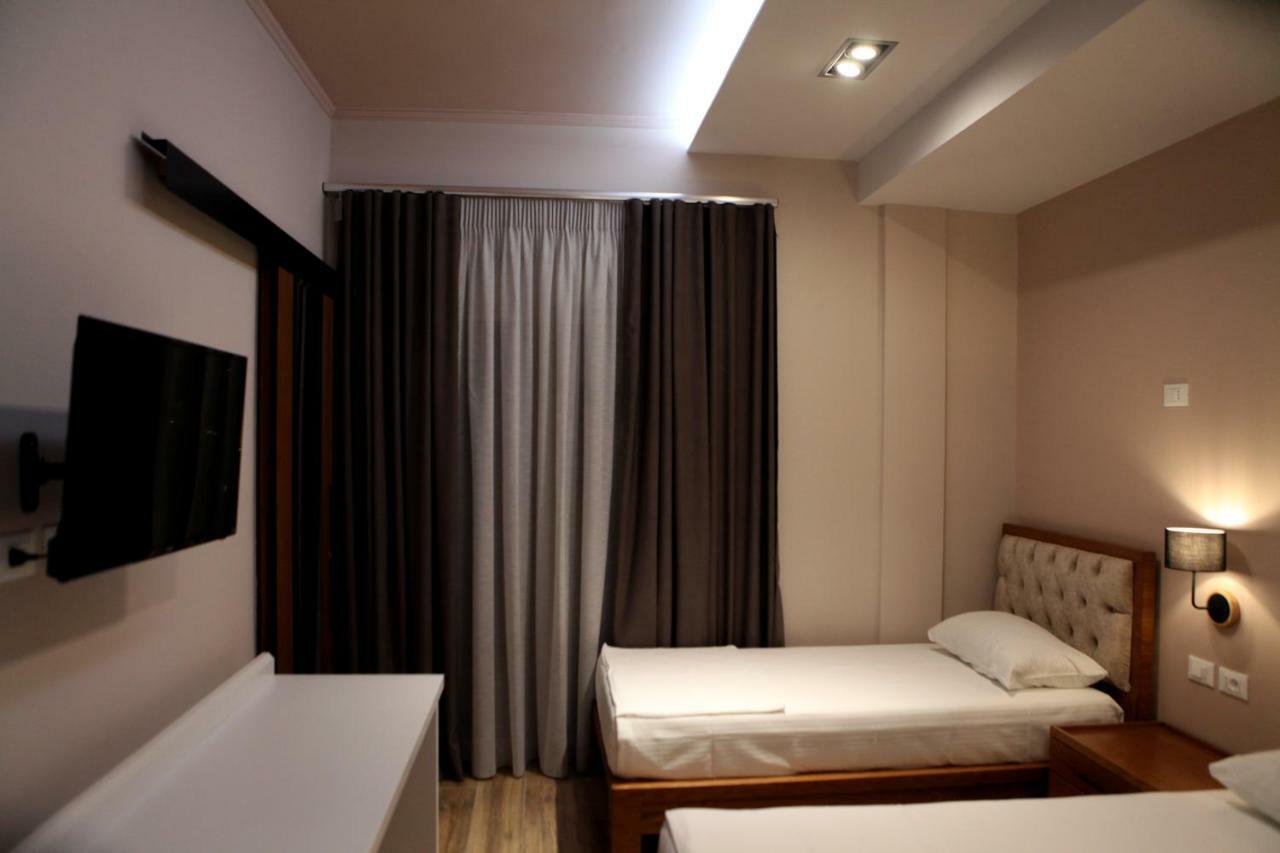 Hotel Pelikan ディヴィアーケ エクステリア 写真