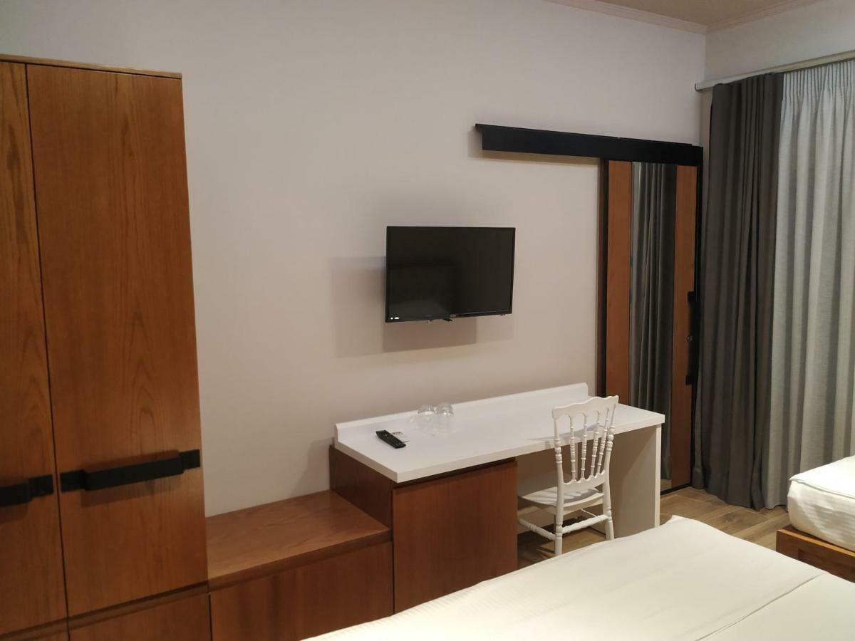 Hotel Pelikan ディヴィアーケ エクステリア 写真